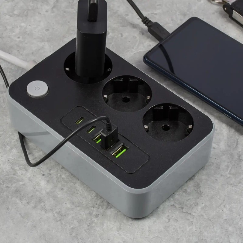 Full HD WiFi Camera in Stopcontactdoos en USB Poorten